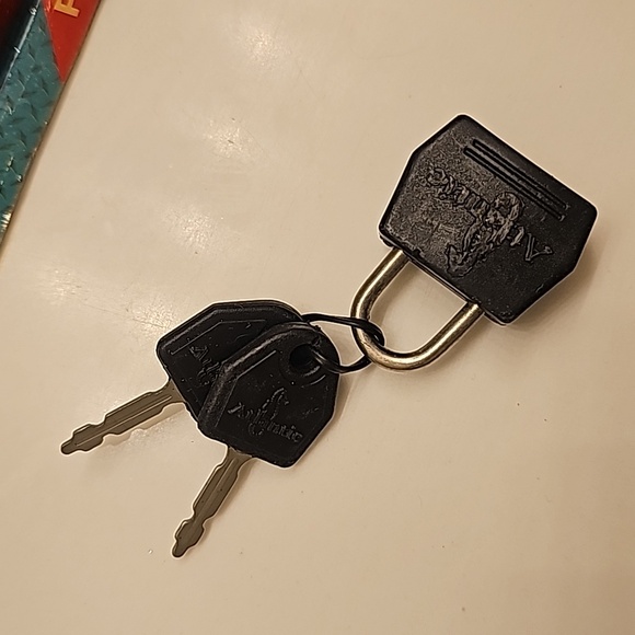 Luggage Locks 🔐 - Picture 8 of 12